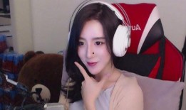 呆妹爆料骚白长相视频,骚白真容首度曝光，网友直呼认不出！